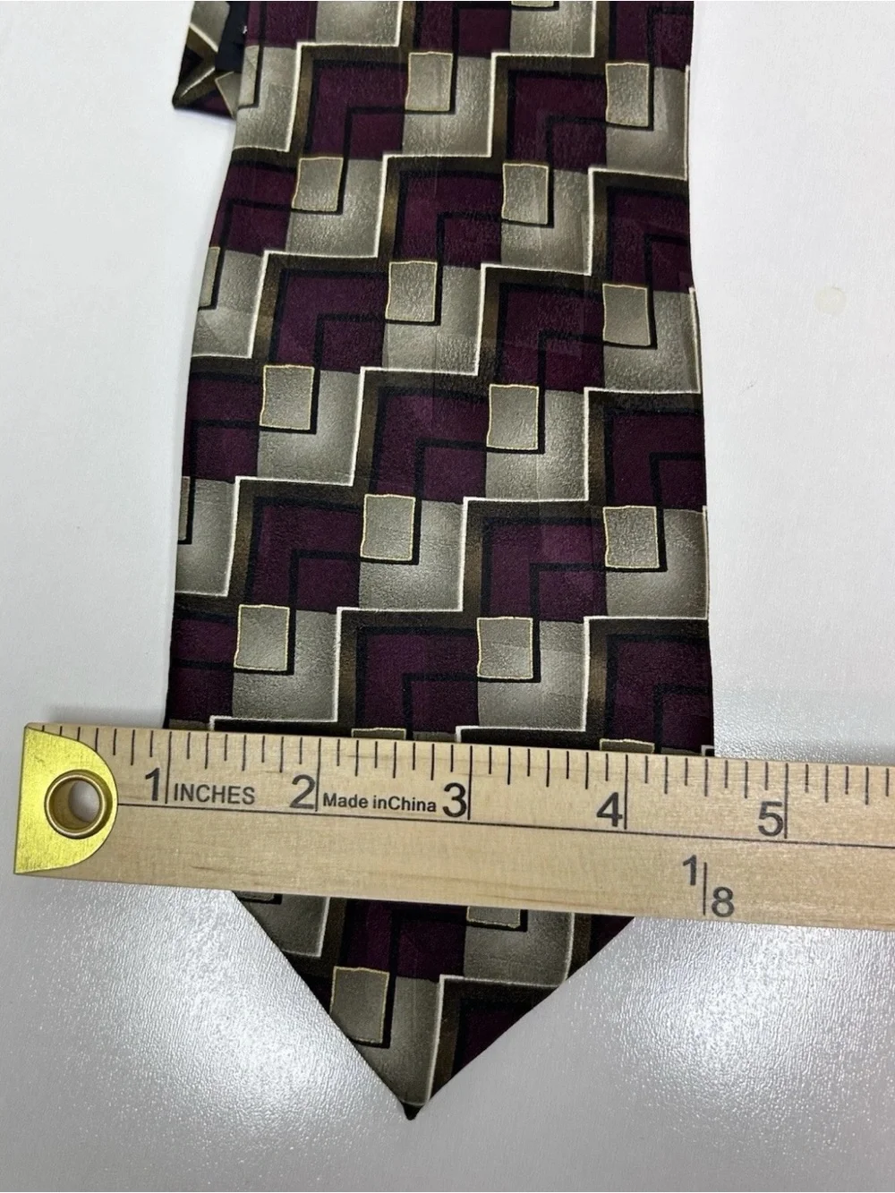 Men’s 100% Silk Hand Sewn Geometric Necktie Purple Gray Classic 3.25” Via Europa
